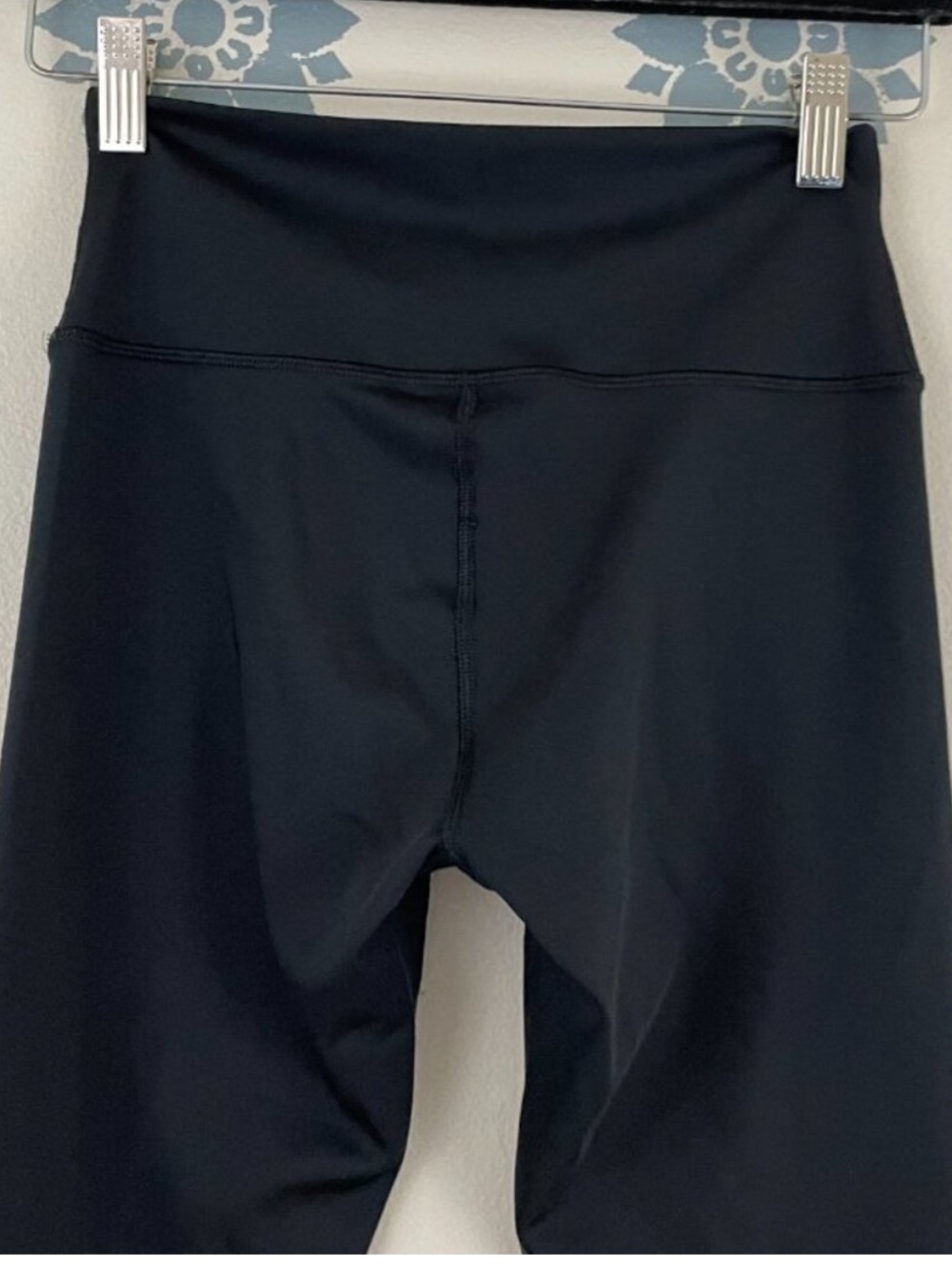 Alo Yoga High Waist Airlift Leggings in Black Size Medium